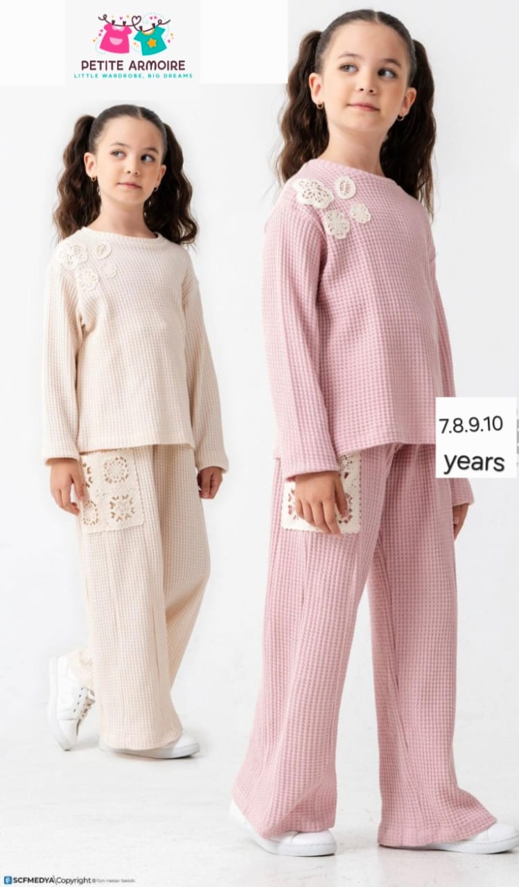 Delicate Texture: Waffle Knit Tracksuit with Crochet Flowers
