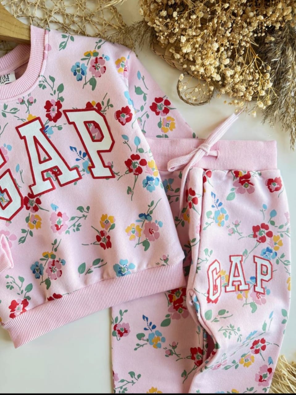 GAP - Floral Fun: The All-Over Print Tracksuit