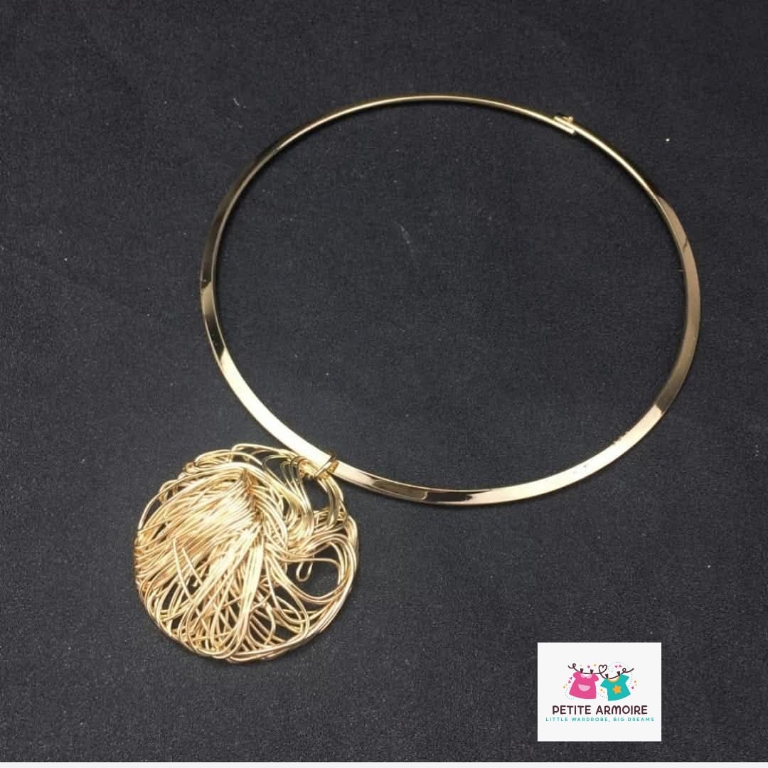 Gold Wire Mesh Geometric Pendant Necklace